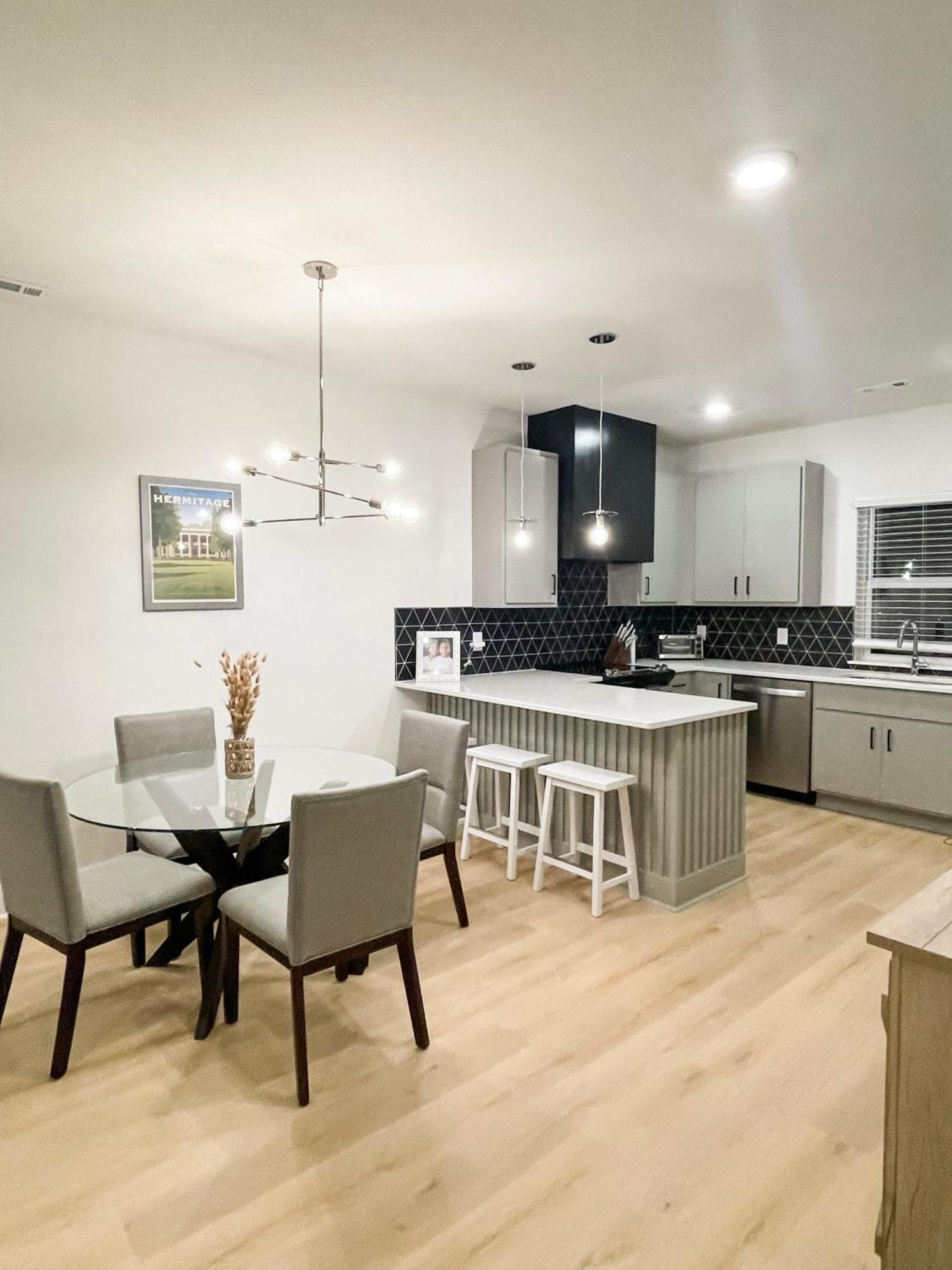 Holiday home Closetobroadwayairportoprymillsgameroom16 *